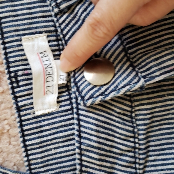 Versatile! Blue Denim Shorts with Suspenders - Two Pairs - Wear With or Without! - Picture 8 of 15